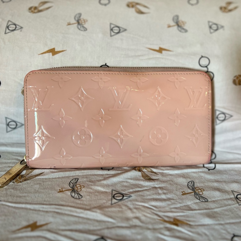 LV Vernis pink wallet